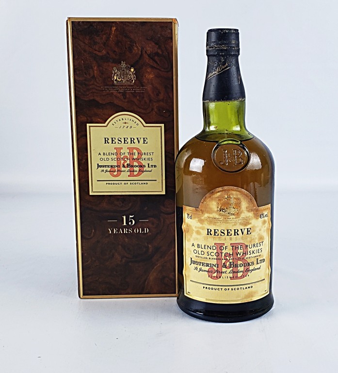 GARRAFA DE WHISKY J&B RESERVE 15 YEARS OLD - LACRADA COM CAIXA