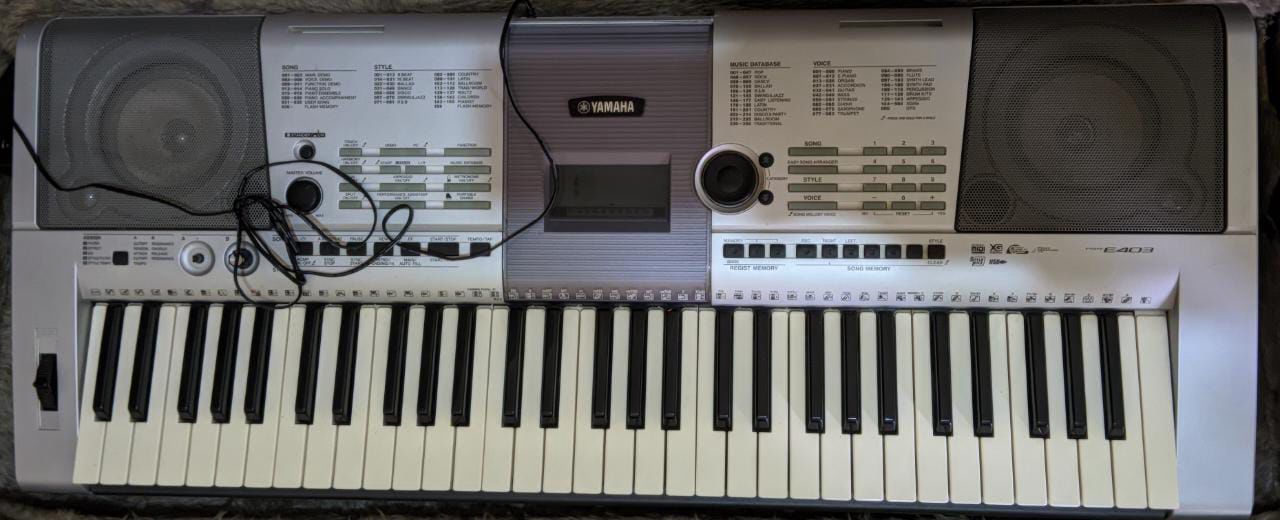 TECLADO YAMAHA, PSR E 403, TESTADO, FUNCIONANDO - ROMA LEILOES
